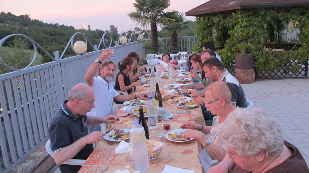 Hotel Sporting Tabiano Terme Εξωτερικό φωτογραφία