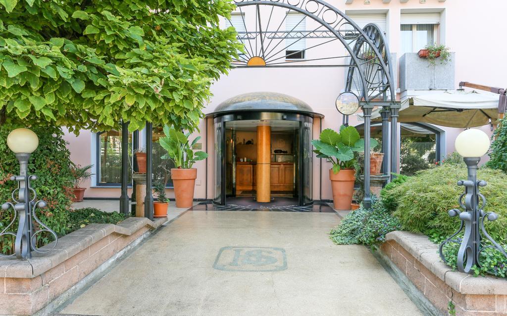 Hotel Sporting Tabiano Terme Εξωτερικό φωτογραφία